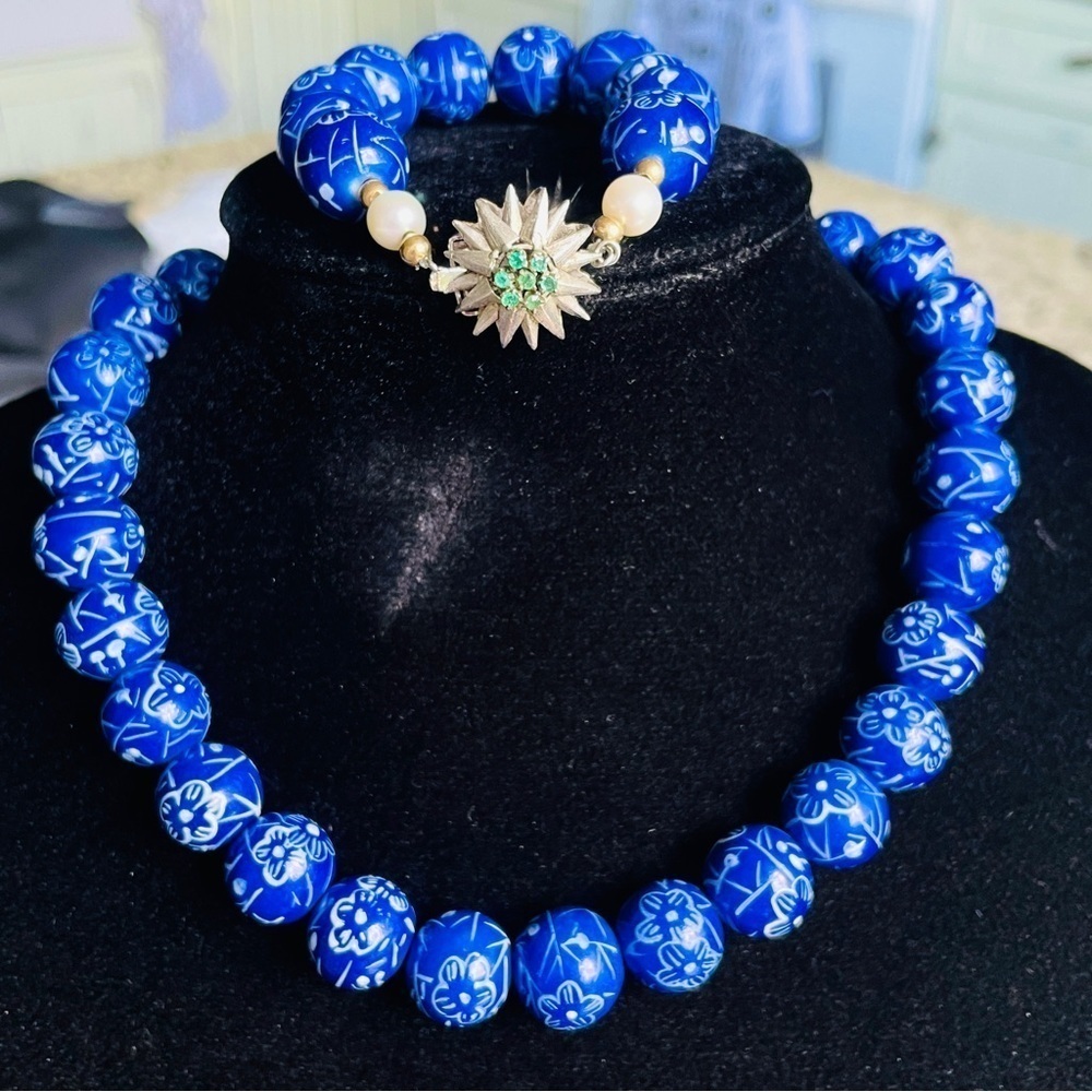 14K Gold Emerald Clasp Pearl Blue Floral Porcelain Bead Bracelet & Neckl…